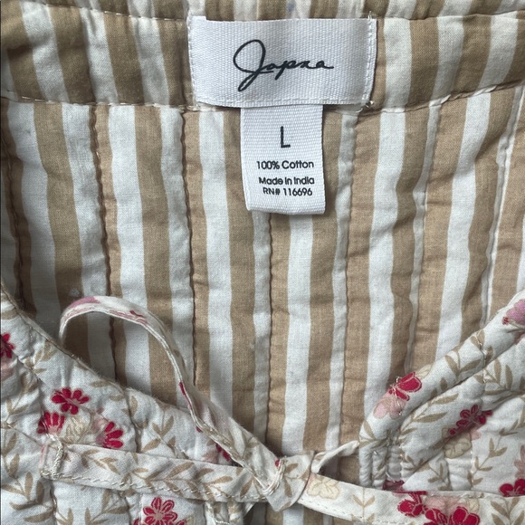 Floral Quilted Vest 100%cotton- Red and White - Picture 4 of 4